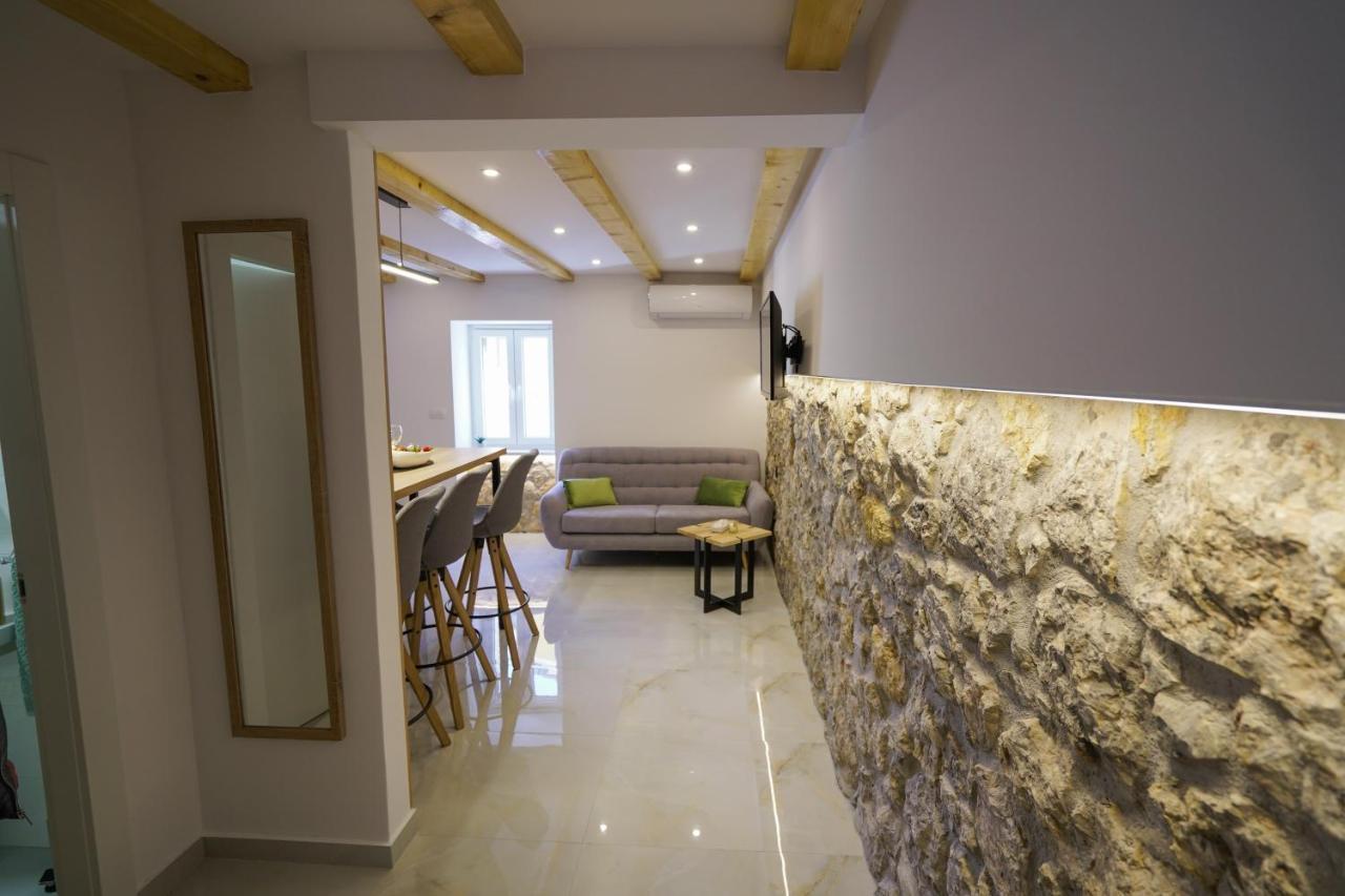 Apartment Ispod Ure Sinj Buitenkant foto