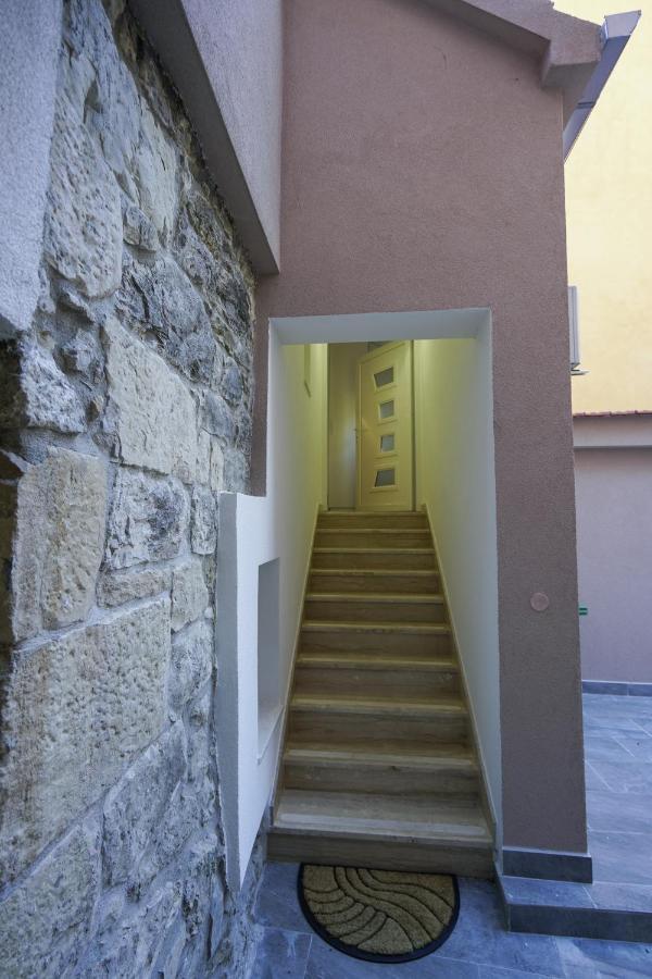 Apartment Ispod Ure Sinj Buitenkant foto