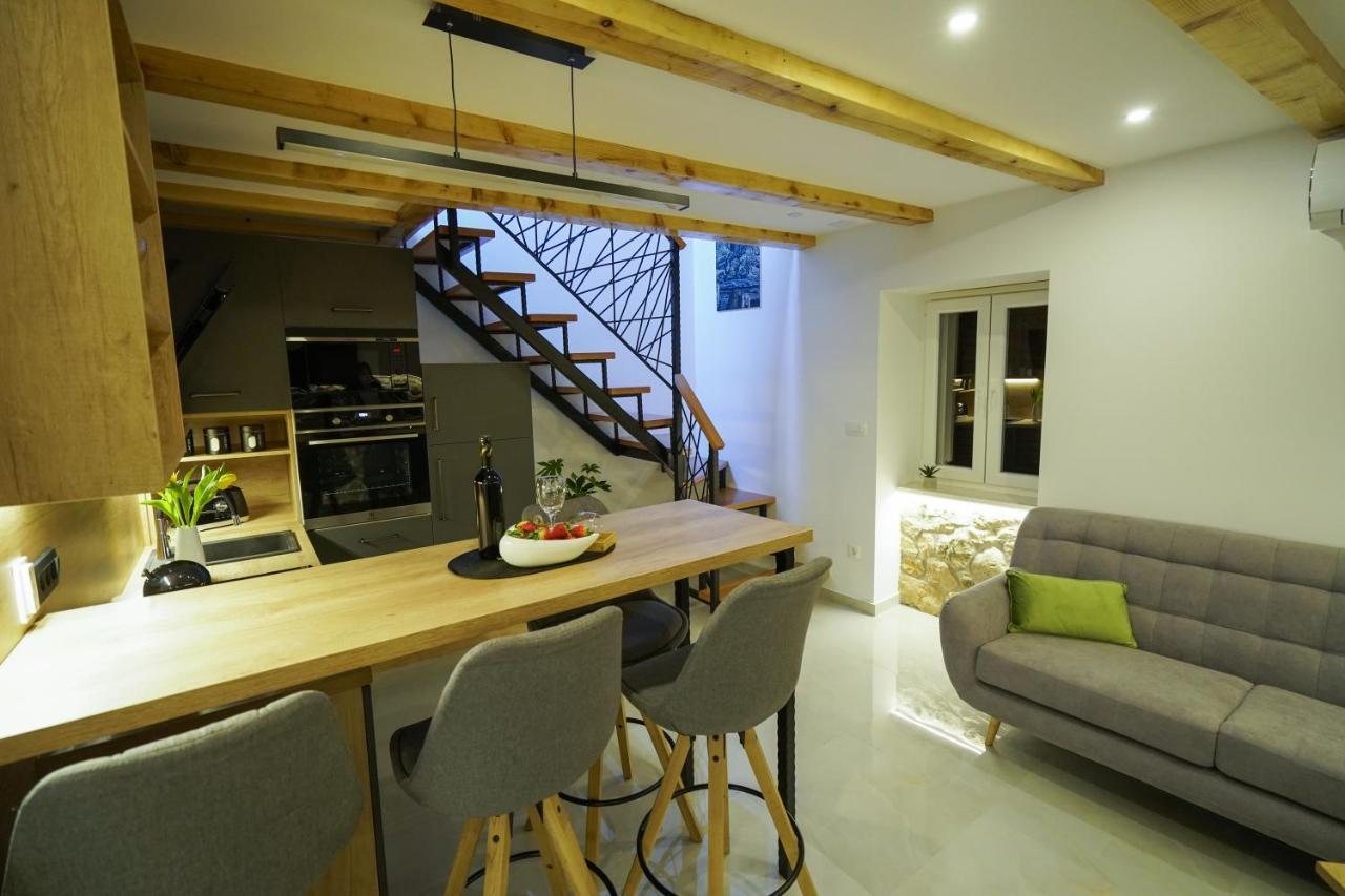 Apartment Ispod Ure Sinj Buitenkant foto