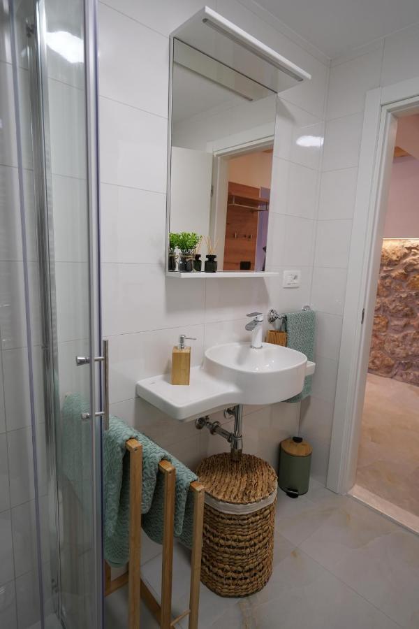 Apartment Ispod Ure Sinj Buitenkant foto